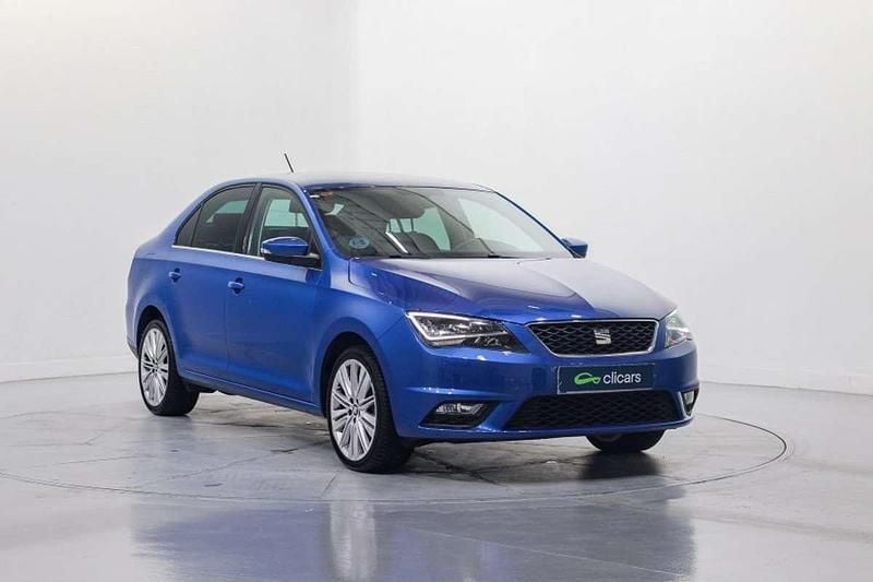 Usado Seat Toledo XCELLENCE 110 CV (80 kW) 2018 Azul Utilitario