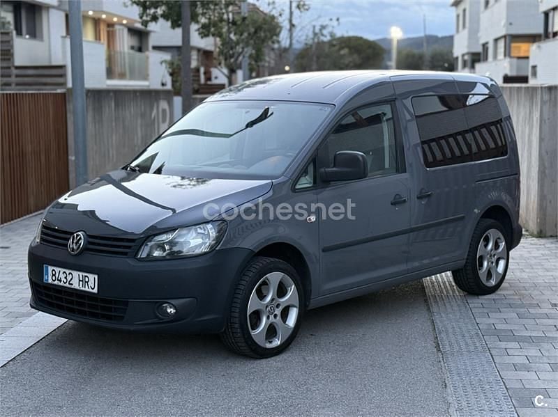 Usado VW Caddy Comfortline 102 CV (75 kW) 2014 Gris / plata Monovolumen