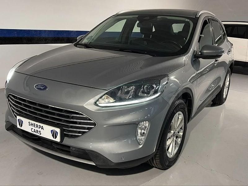 Usado Ford Kuga Titanium 190 CV (139 kW) 2022 Gris / plata SUV