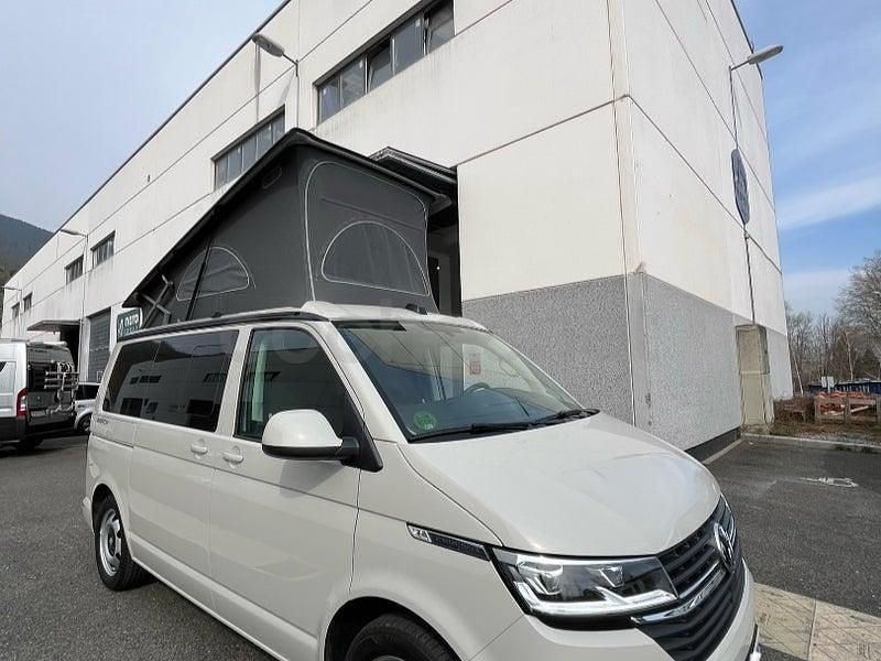 Usado VW California Beach 150 CV (110 kW) 2024 Gris / plata Van