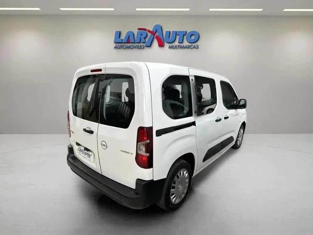Usado Opel Combo Life Expression 102 CV (75 kW) 2019 Blanco Monovolumen