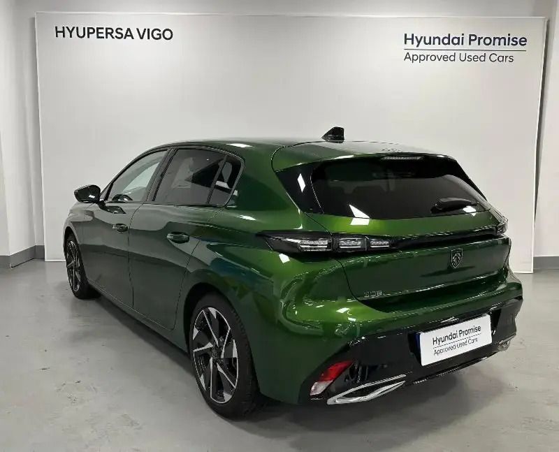 Usado Peugeot 308 Allure 130 CV (95 kW) 2022 Verde