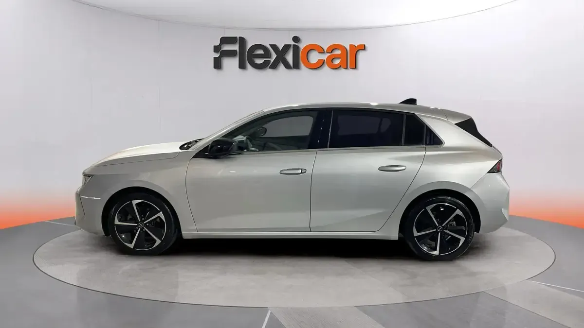 Usado Opel Astra Edition 131 CV (96 kW) 2023 Azul Utilitario