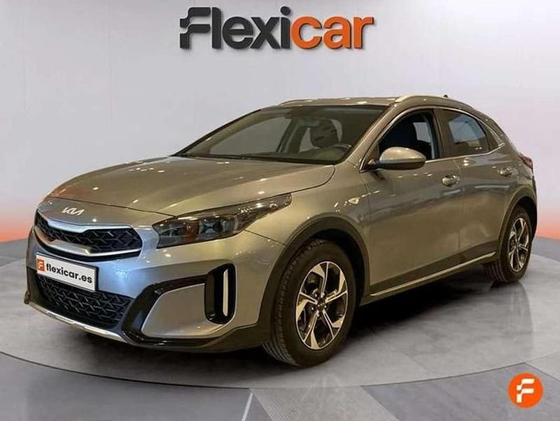 Usado Kia XCeed 120 CV (88 kW) 2023 Gris SUV