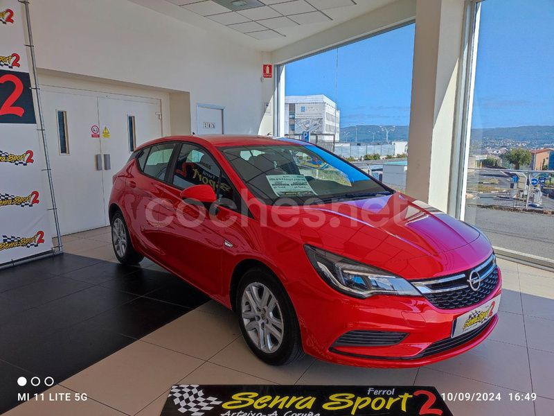 Rojo Usado 2018 Opel Astra Selective Berlina | 10.900 € (Un poco caro) - Imagen 1/4
