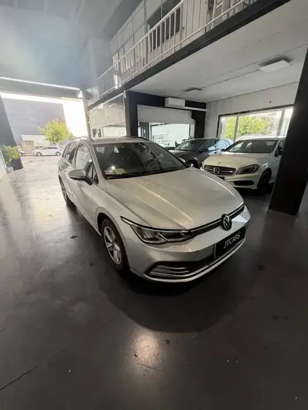 Usado VW Golf VII Advance 116 CV (85 kW) 2021 Plateado Utilitario