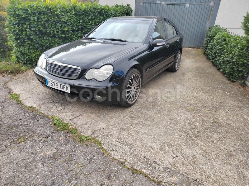 Negro Usado 2002 Mercedes C220 Classic Berlina | 4400 € (Precio justo) - Imagen 1/4