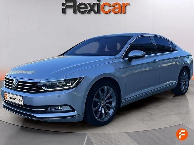 Usado VW Passat Advance 120 CV (88 kW) 2019 Gris Berlina