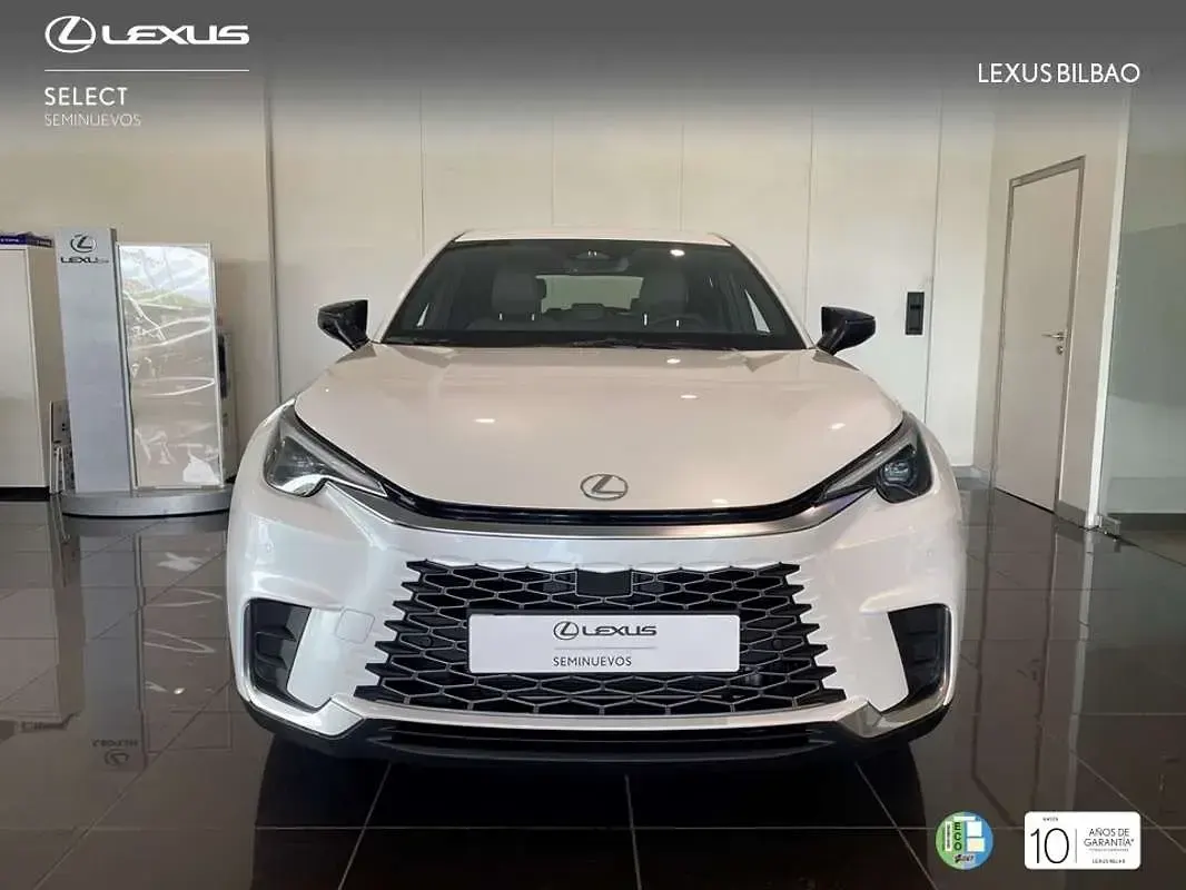 Usado Lexus LBX 136 CV (100 kW) 2025 Blanco SUV