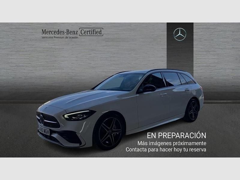 Usado Mercedes C220 AMG line 200 CV (147 kW) 2023 Blanco Familiar