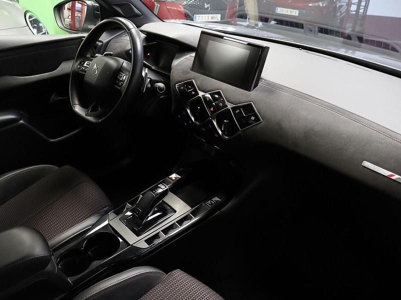 Usado DS Automobiles DS3 Crossback Performance 130 CV (95 kW) 2022 Gris SUV