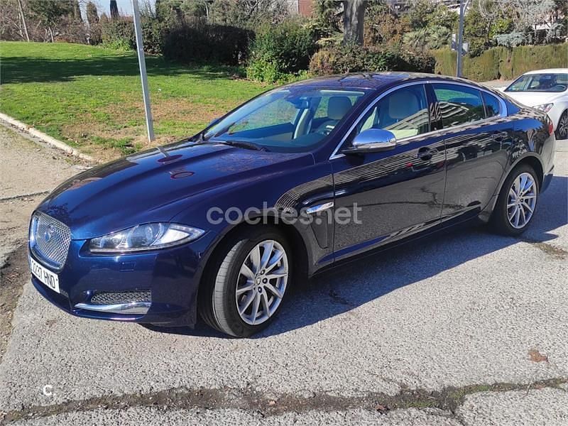 Usado Jaguar XF Classic 190 CV (139 kW) 2012 Azul Berlina