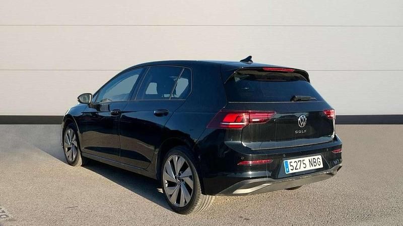 Usado VW Golf VIII 116 CV (85 kW) 2025 Negro Berlina