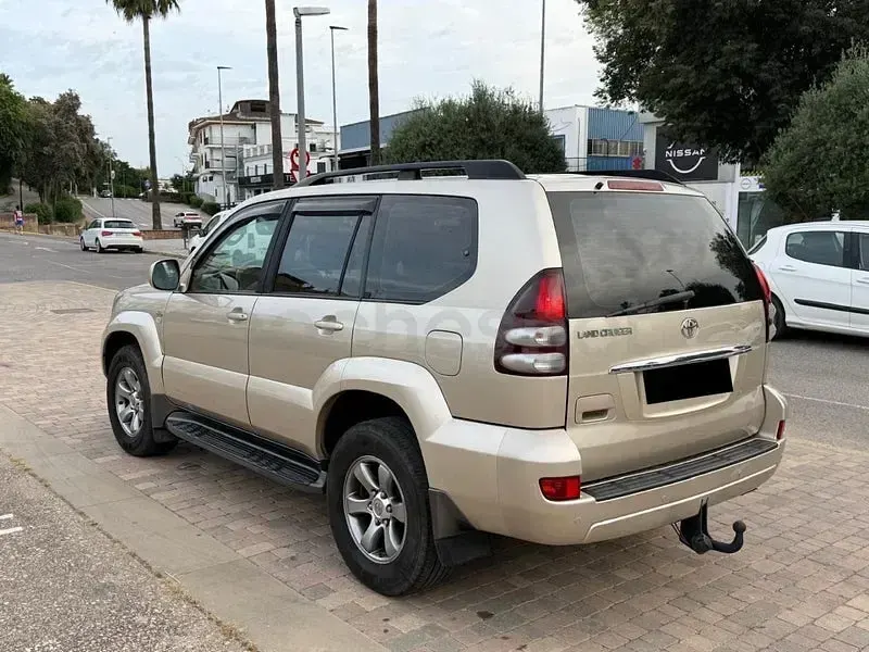 Usado Toyota Land Cruiser 173 CV (127 kW) 2008 Beige SUV
