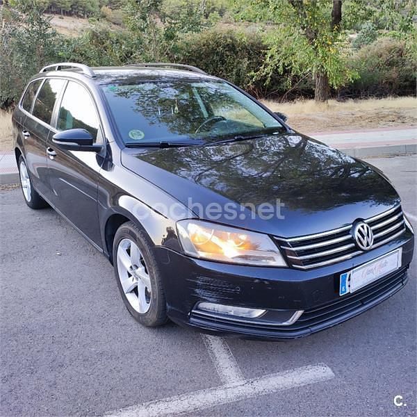Usado VW Passat Exclusive 105 CV (77 kW) 2014 Negro Familiar