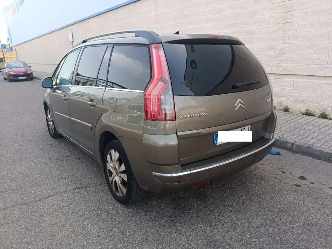 Usado Citroën Grand C4 Picasso Business Class 109 CV (80 kW) 2010 Beige Monovolumen