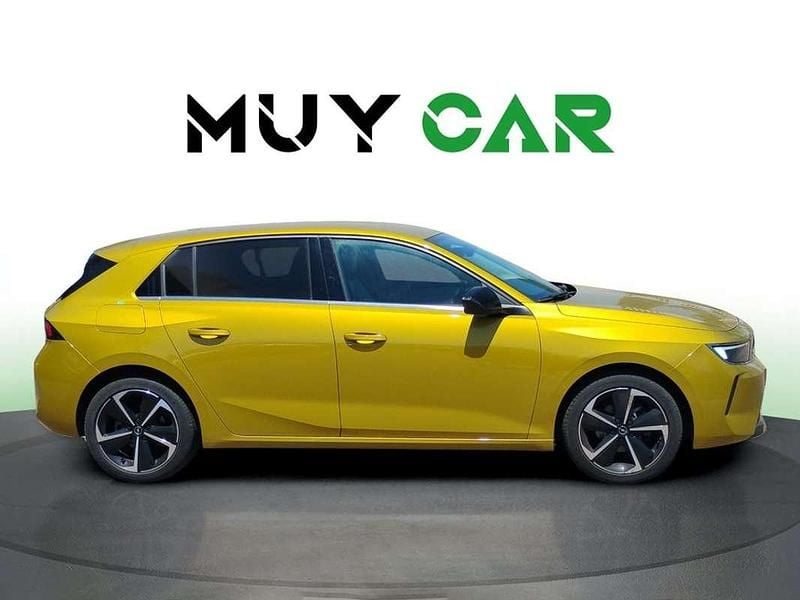 Usado Opel Astra Elegance 131 CV (96 kW) 2023 Amarillo Utilitario