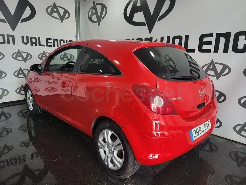 Usado Opel Corsa 85 CV (62 kW) 2010 Rojo Utilitario