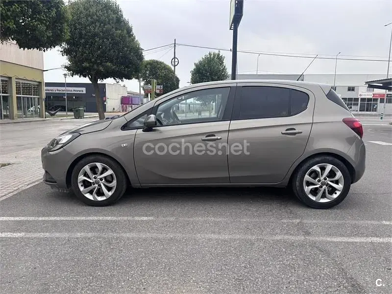 Usado Opel Corsa Selective 75 CV (55 kW) 2015 Gris / plata Utilitario