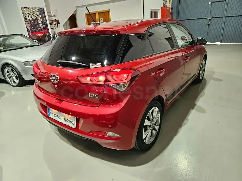 Occasion Hyundai i20 100 ch (73 kW) 2018 Rouge Berline