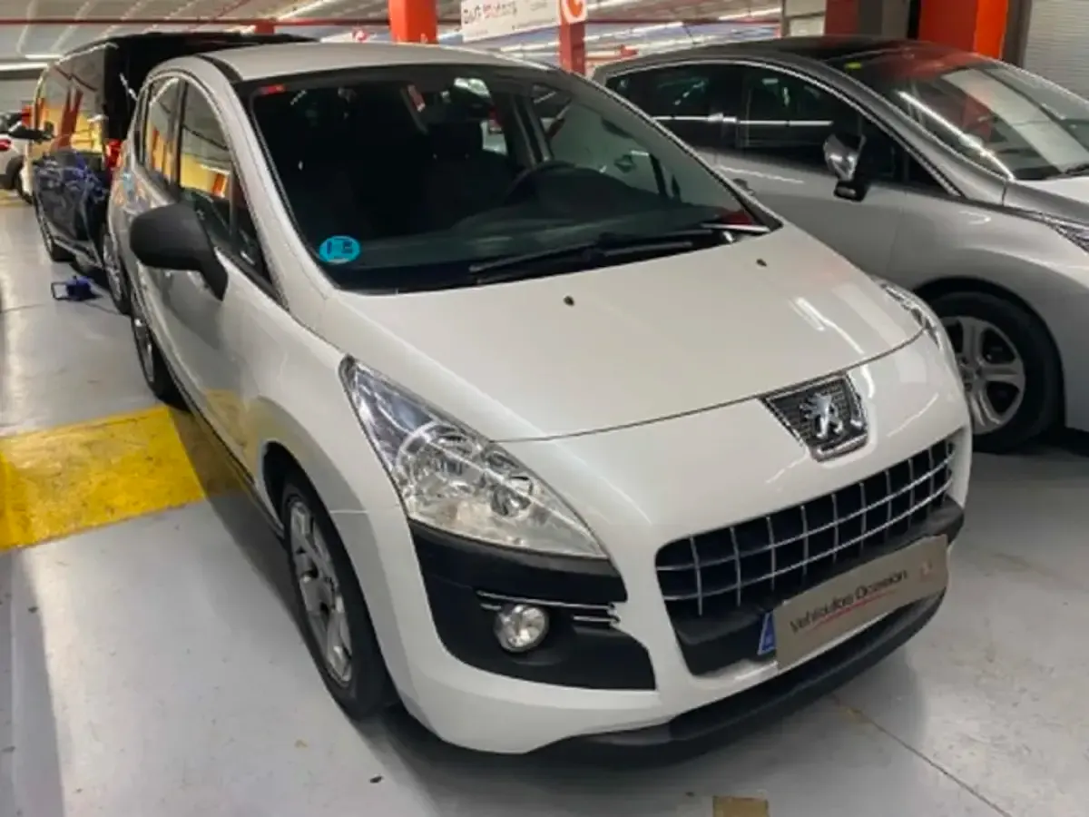 Usado Peugeot 3008 Premium 120 CV (88 kW) 2010 Familiar
