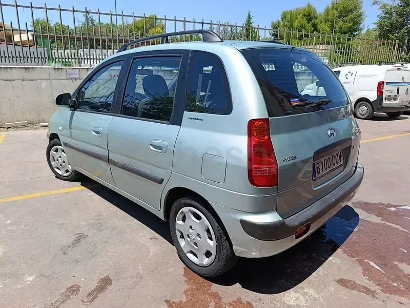Usado Hyundai Matrix GLS 103 CV (75 kW) 2003 Verde Monovolumen