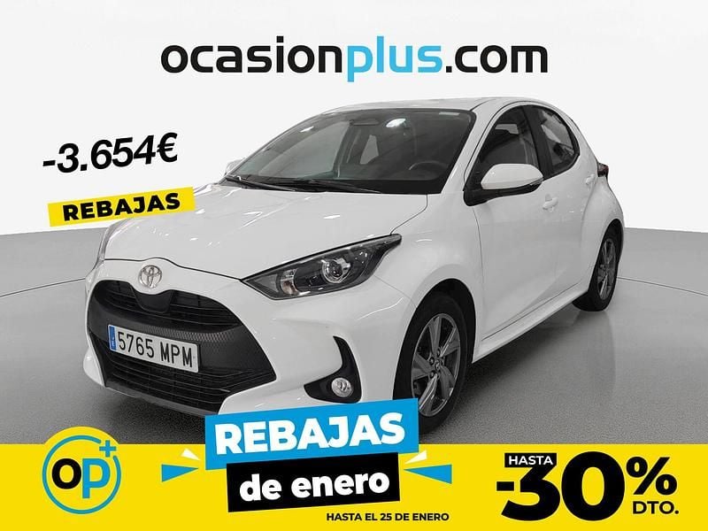 Blanco Usado 2024 Toyota Yaris Hybrid Active Berlina | 18.200 € (Buen precio) - Imagen 1/4