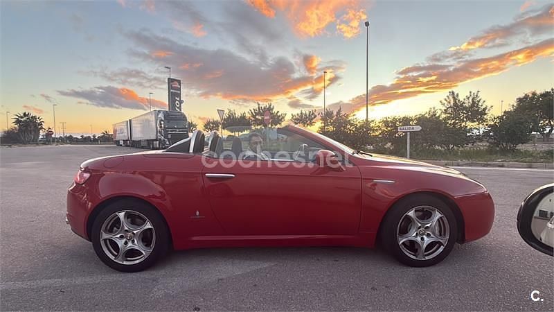 Usado Alfa Romeo Spider 200 CV (147 kW) 2008 Rojo Descapotable
