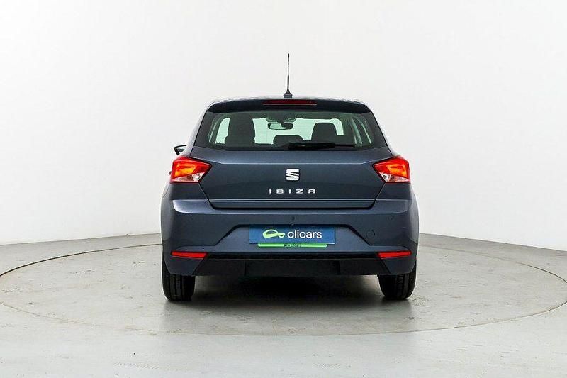 Usado Seat Ibiza Style 110 CV (80 kW) 2021 Gris / plata Utilitario