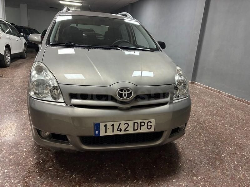 Usado Toyota Corolla Verso Luna 136 CV (100 kW) 2005 Beige Monovolumen