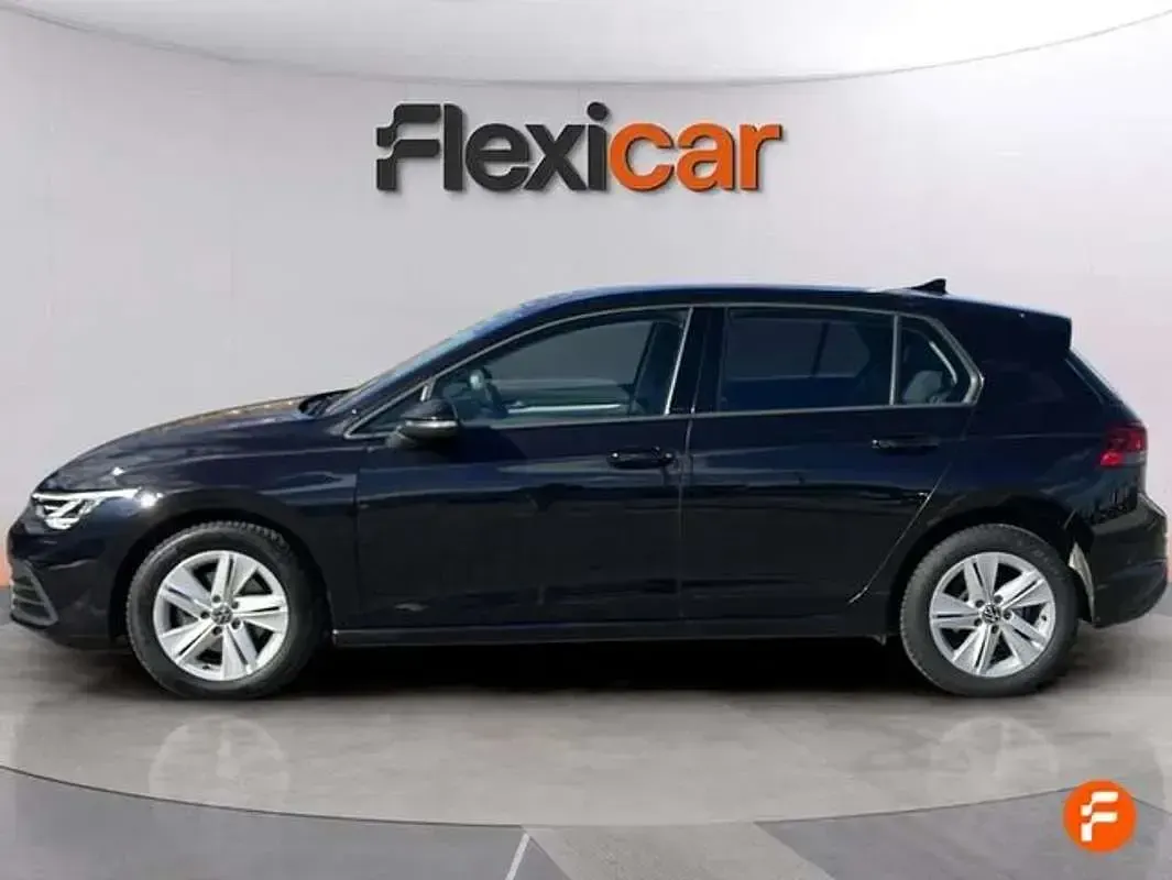 Usado VW Golf VIII 110 CV (80 kW) 2021 Negro Utilitario