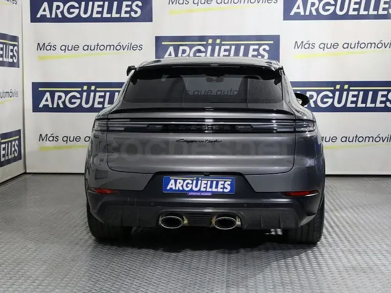 Usado Porsche Cayenne Turbo E-Hybrid 739 CV (543 kW) 2024 Gris / plata SUV