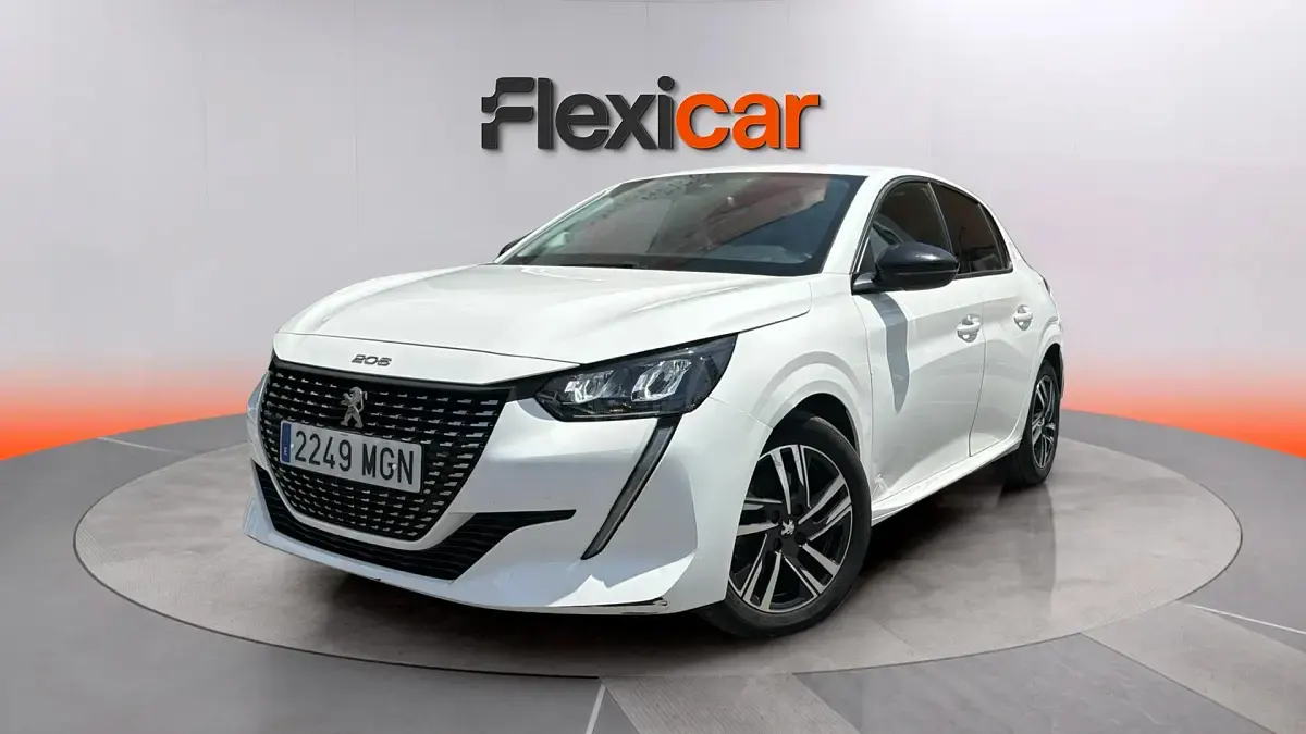 Usado Peugeot 208 Allure 101 CV (74 kW) 2023 Blanco Utilitario