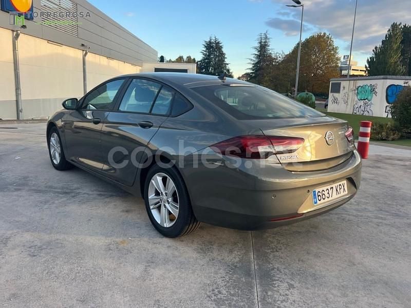Usado Opel Insignia Business 136 CV (100 kW) 2018 Gris / plata Berlina