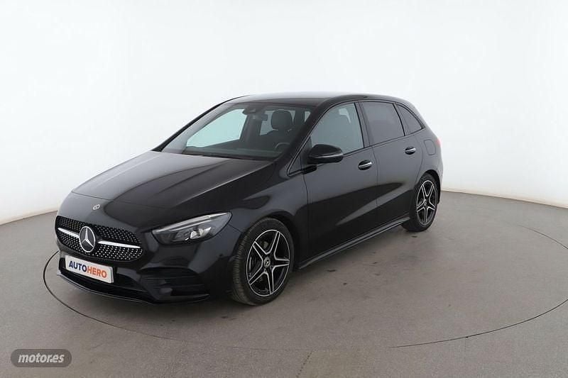 Negro Usado 2022 Mercedes B200 AMG line Monovolumen | 29.399 € (Precio justo) - Imagen 1/3
