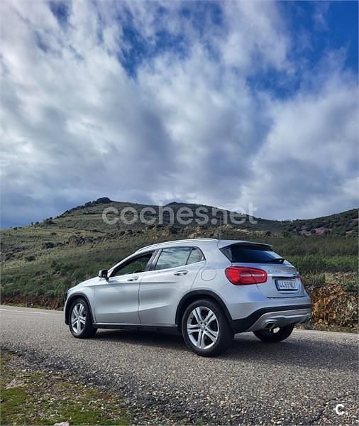 Usado Mercedes GLA200 Style 136 CV (100 kW) 2015 Gris / plata SUV