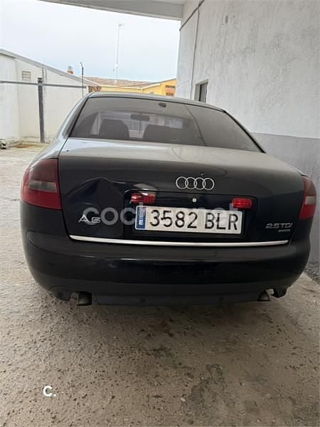 Usado Audi A6 180 CV (132 kW) 2001 Negro Berlina