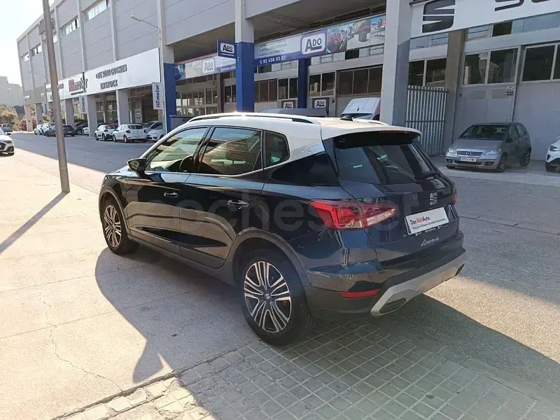 Usado Seat Arona Xperience 110 CV (80 kW) 2022 Azul SUV