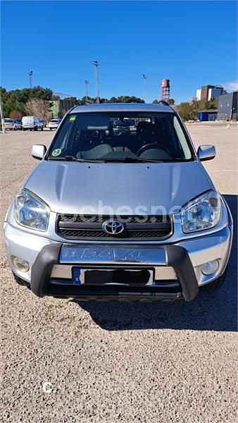 Usado Toyota RAV4 129 CV (94 kW) 2000 Gris / plata Familiar