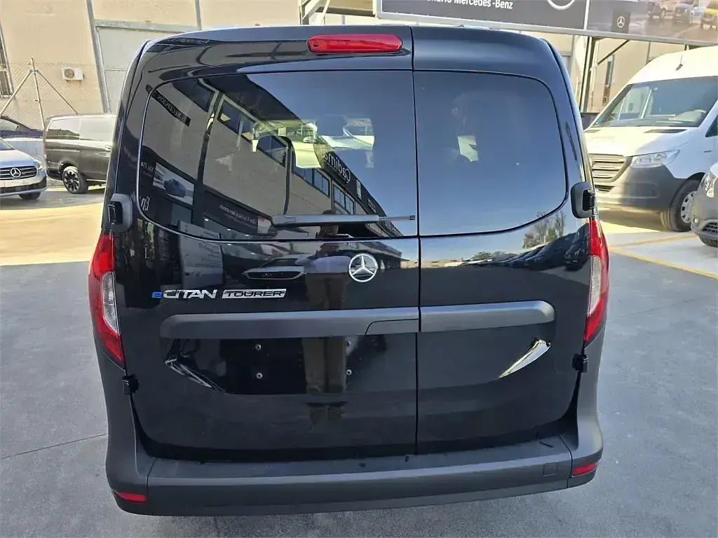 Nowe Mercedes eCitan 89 kW (122 KM) 2025 Czarny Kombi