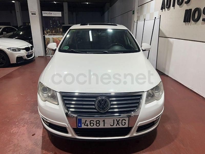 Usado VW Passat R-line 200 CV (147 kW) 2008 Blanco Berlina