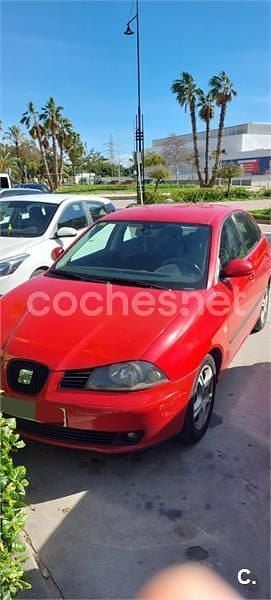 Usado Seat Ibiza Reference 100 CV (73 kW) 2004 Rojo Utilitario