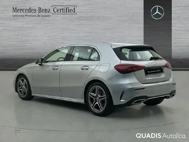 Usado Mercedes A180 136 CV (100 kW) 2026 Plata hightech