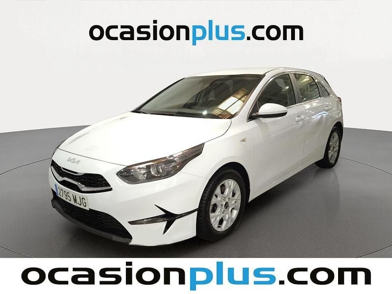 Usado Kia Ceed 136 CV (100 kW) 2023 Blanco Utilitario