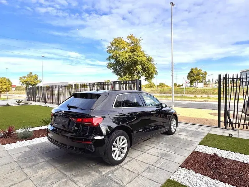 Usado Audi A3 Advanced Plus 116 CV (85 kW) 2021 Negro Berlina