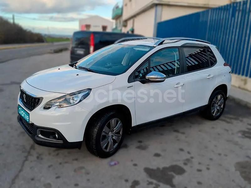 Usado Peugeot 2008 Style 82 CV (60 kW) 2018 Blanco SUV