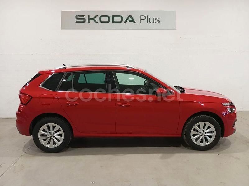 Usado Skoda Kamiq Ambition 110 CV (80 kW) 2023 Rojo SUV