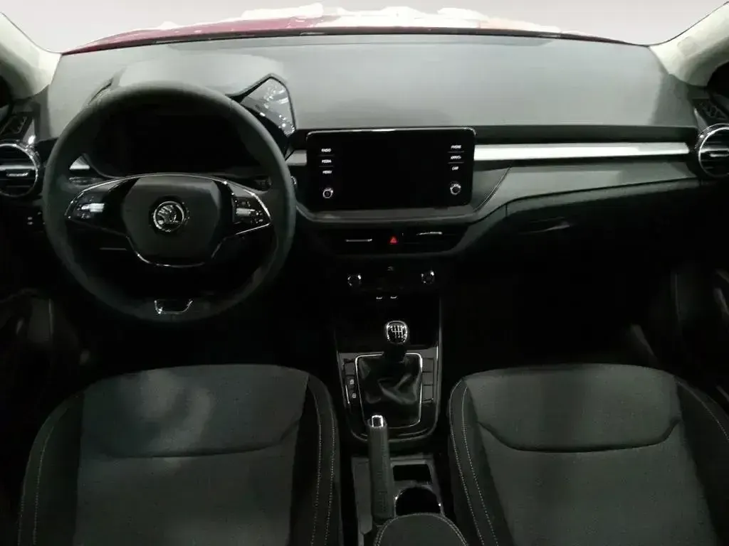 Usado Skoda Fabia Ambition 95 CV (69 kW) 2022 Rojo Utilitario