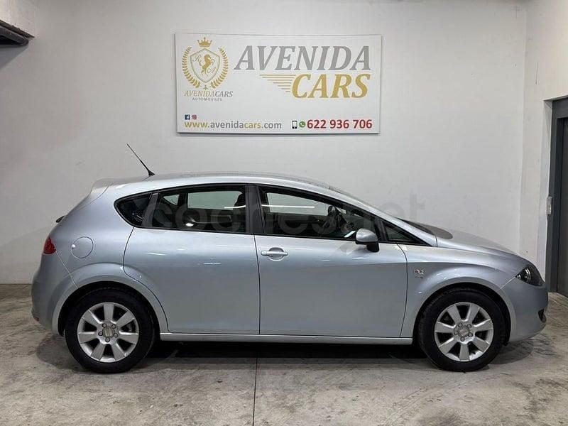 Usado Seat Leon Style 125 CV (91 kW) 2009 Gris / plata Utilitario