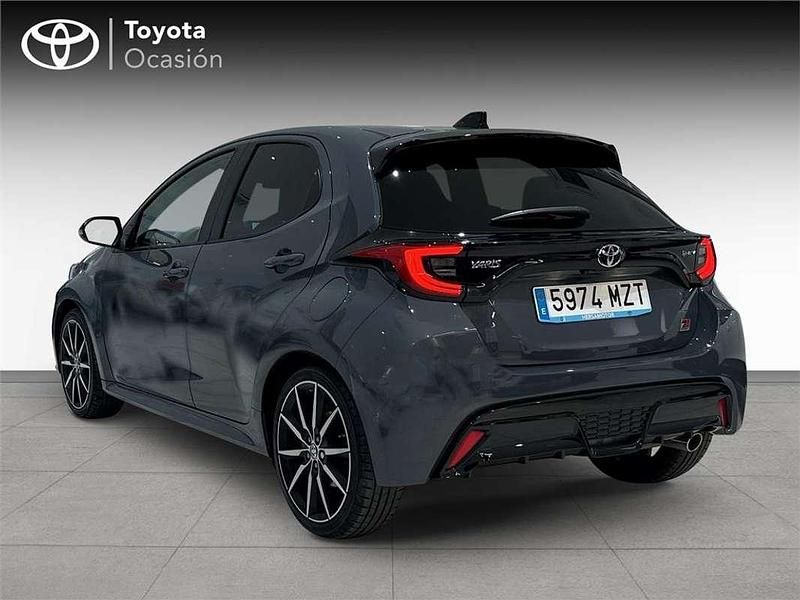 Usado Toyota Yaris Hybrid Sport 131 CV (96 kW) 2025 Monovolumen